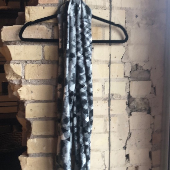 Infinity scarf - Picture 2 of 3